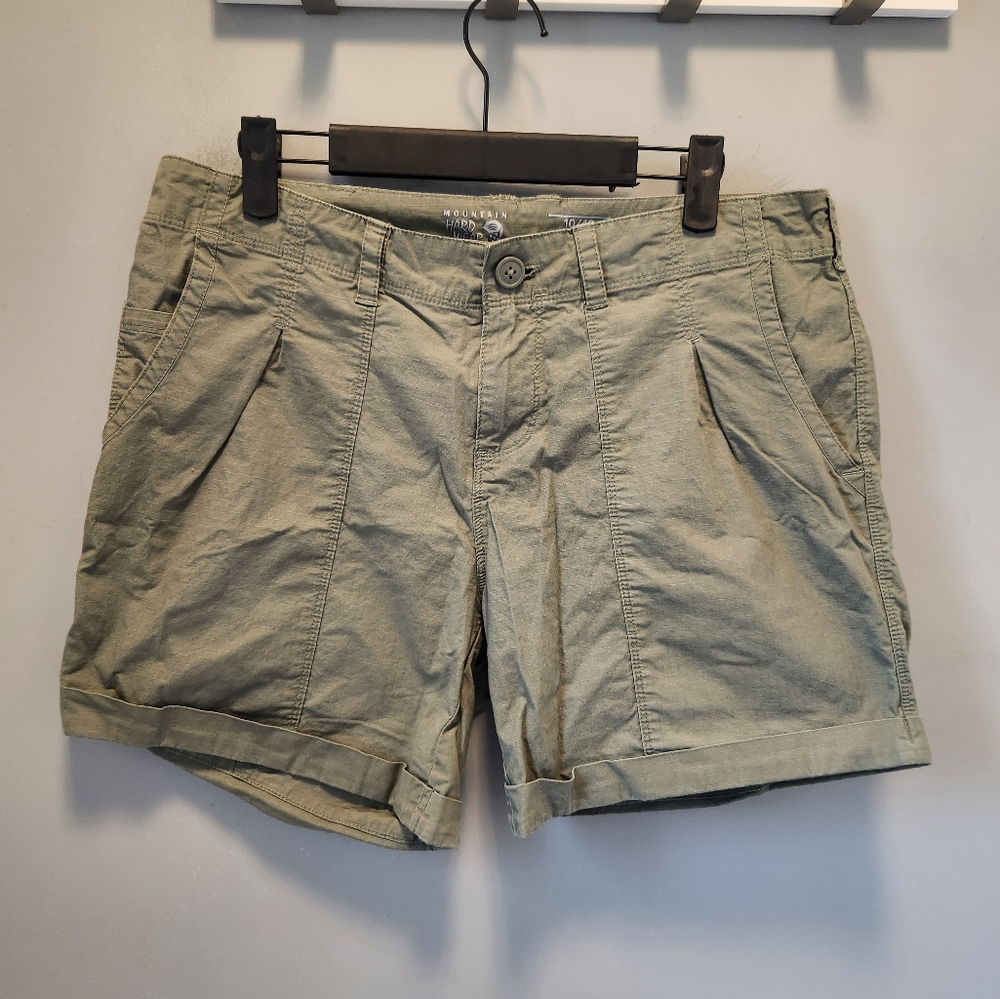 NWOT Womens Sz 10 Green Short